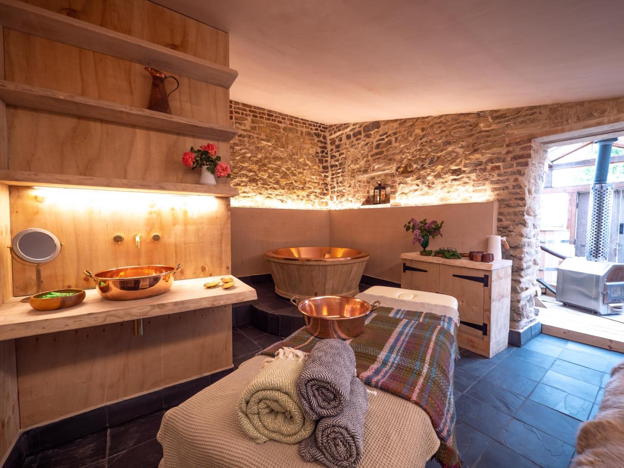 Large Country Cottage, Sleeps 8 - Spa Facilities, Garden Bar, Catering Services, Free Parking, Nature Reserve, Hen Parties Scunthorpe Kültér fotó