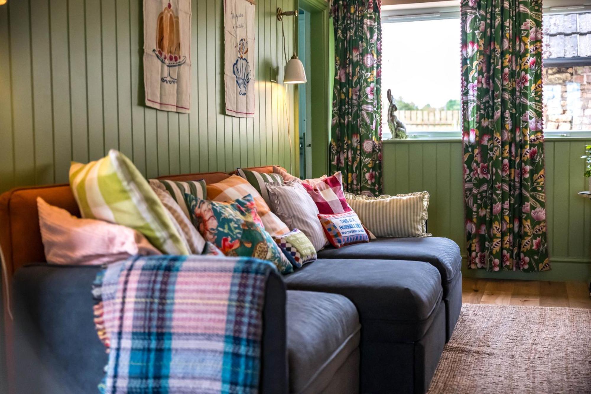Large Country Cottage, Sleeps 8 - Spa Facilities, Garden Bar, Catering Services, Free Parking, Nature Reserve, Hen Parties Scunthorpe Kültér fotó