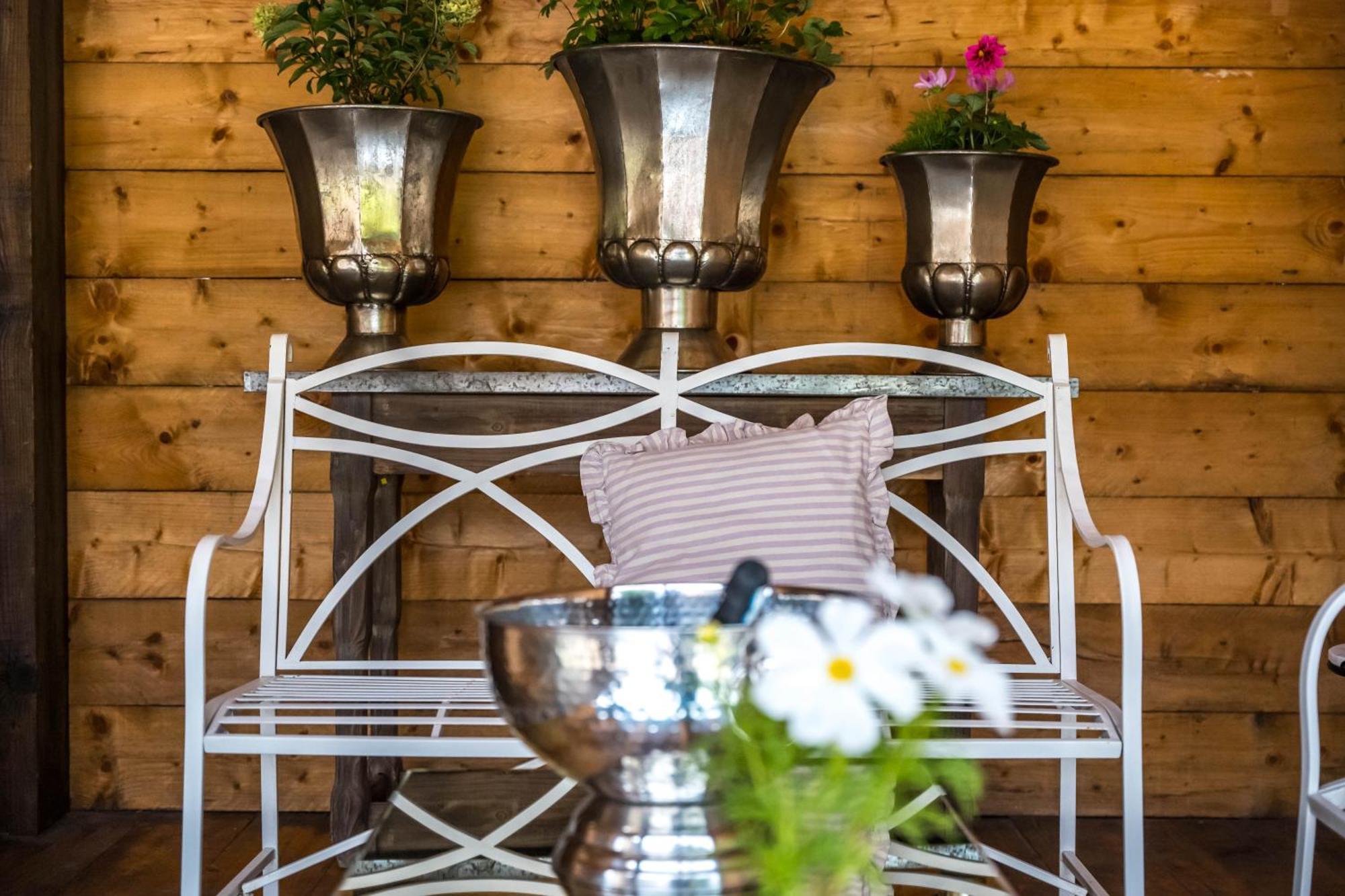 Large Country Cottage, Sleeps 8 - Spa Facilities, Garden Bar, Catering Services, Free Parking, Nature Reserve, Hen Parties Scunthorpe Kültér fotó